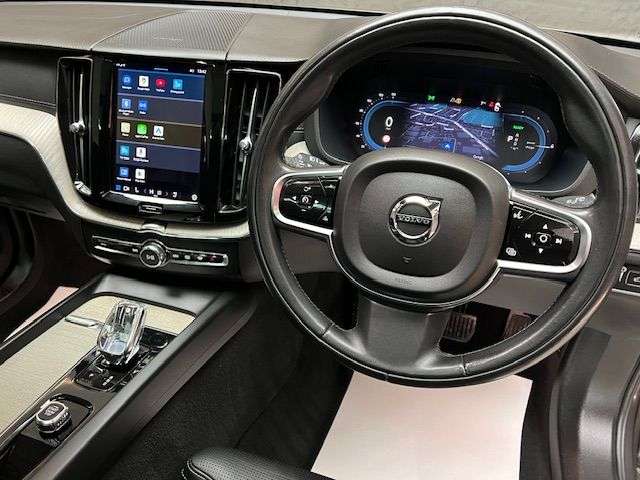 2021 VOLVO XC60 2021 VOLVO XC60