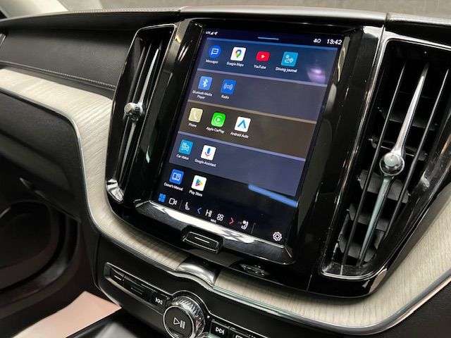 2021 VOLVO XC60 2021 VOLVO XC60