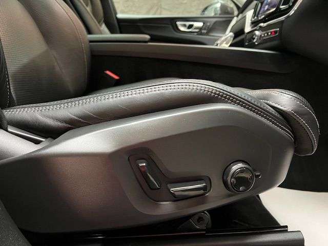 2021 VOLVO XC60 2021 VOLVO XC60