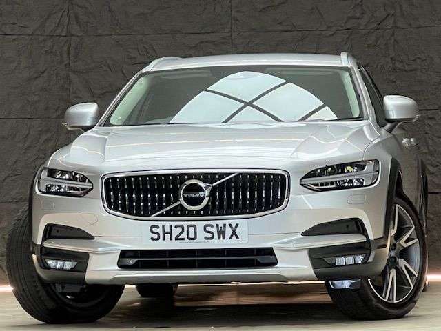 A 2020 VOLVO V90 CROSS COUNTRY 2.0 D4 Plus Estate 5dr Diesel Auto AWD Euro 6 (s/s) (190 ps) WINTER PACK & A 2020 VOLVO V90 CROSS COUNTRY 2.0 D4 Plus Estate 5dr Diesel Auto AWD Euro 6 (s/s) (190 ps) WINTER PACK &