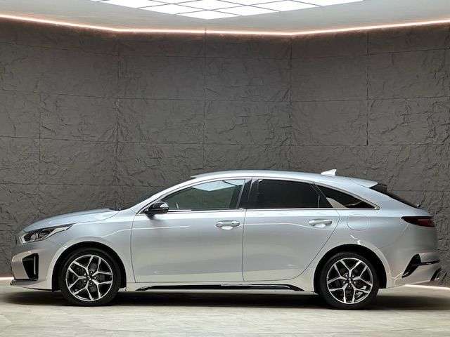 A 2020 KIA PROCEED 1.6 CRDi GT-Line Shooting Brake 5dr Diesel DCT Euro 6 (s/s) (134 bhp) A 2020 KIA PROCEED 1.6 CRDi GT-Line Shooting Brake 5dr Diesel DCT Euro 6 (s/s) (134 bhp)