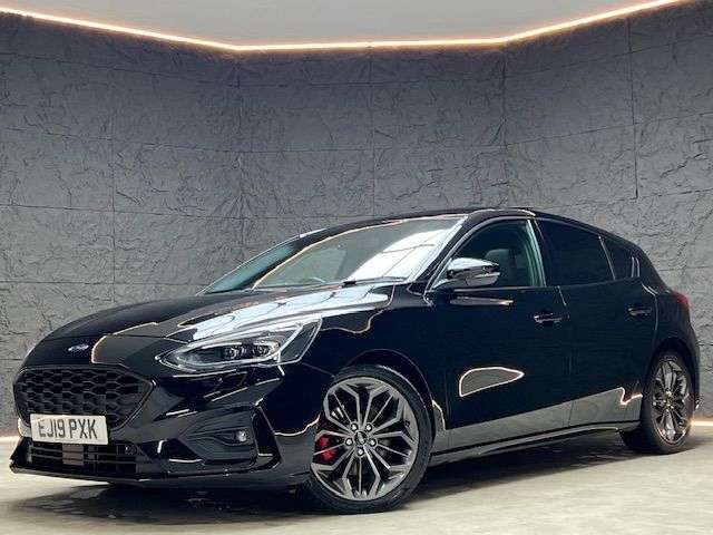 A 2019 FORD FOCUS 2.0 EcoBlue ST-Line X Hatchback 5dr Diesel Auto Euro 6 (s/s) (150 ps) SUNRO A 2019 FORD FOCUS 2.0 EcoBlue ST-Line X Hatchback 5dr Diesel Auto Euro 6 (s/s) (150 ps) SUNRO