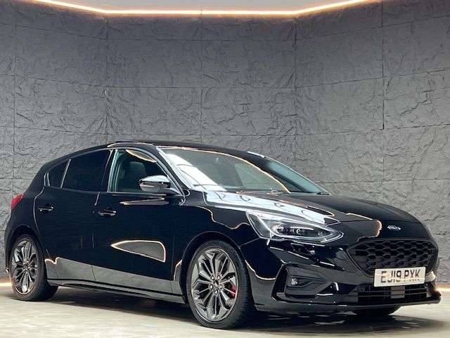 A 2019 FORD FOCUS 2.0 EcoBlue ST-Line X Hatchback 5dr Diesel Auto Euro 6 (s/s) (150 ps) SUNRO A 2019 FORD FOCUS 2.0 EcoBlue ST-Line X Hatchback 5dr Diesel Auto Euro 6 (s/s) (150 ps) SUNRO