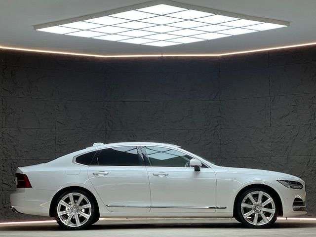 2017 VOLVO S90 2017 VOLVO S90