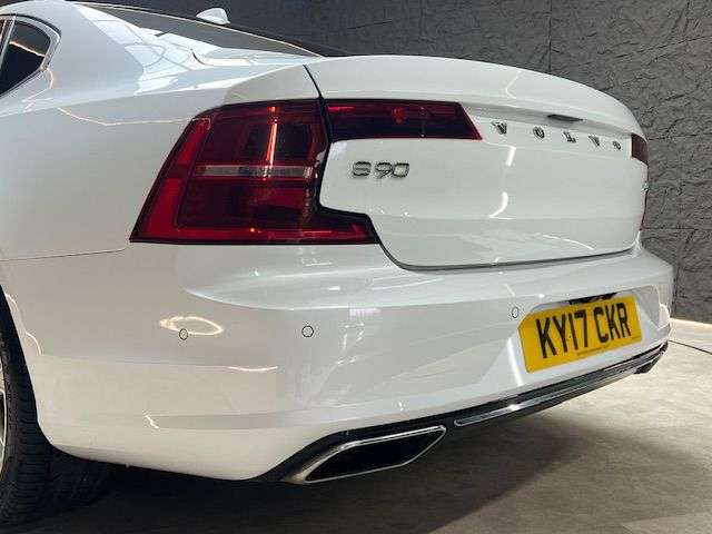 2017 VOLVO S90 2017 VOLVO S90