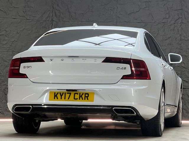 2017 VOLVO S90 2017 VOLVO S90