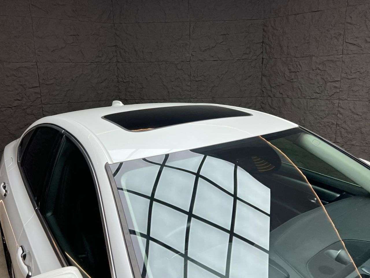 A 2017 VOLVO S90 2.0 D4 Inscription Pro Saloon 4dr Diesel Auto Euro 6 (s/s) (190 ps) SUNROOF A 2017 VOLVO S90 2.0 D4 Inscription Pro Saloon 4dr Diesel Auto Euro 6 (s/s) (190 ps) SUNROOF