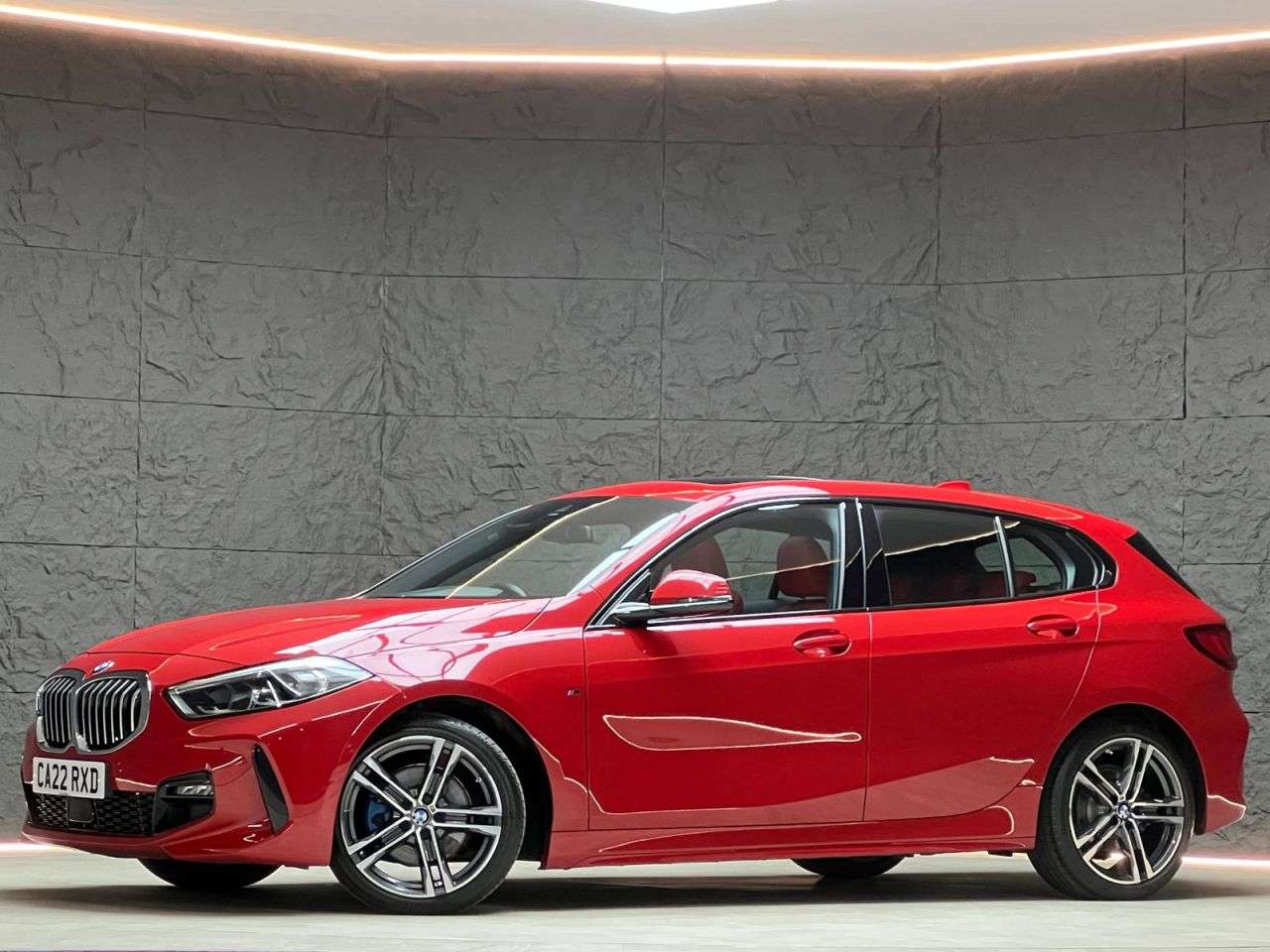 A 2022 BMW 1 SERIES 1.5 118i M Sport (LCP) Hatchback 5dr Petrol DCT Euro 6 (s/s) (136 ps) SUNRO A 2022 BMW 1 SERIES 1.5 118i M Sport (LCP) Hatchback 5dr Petrol DCT Euro 6 (s/s) (136 ps) SUNRO
