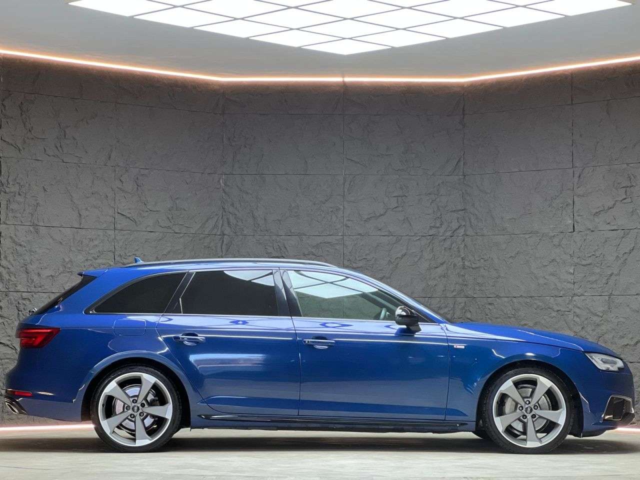 2019 AUDI A4 AVANT 2019 AUDI A4 AVANT