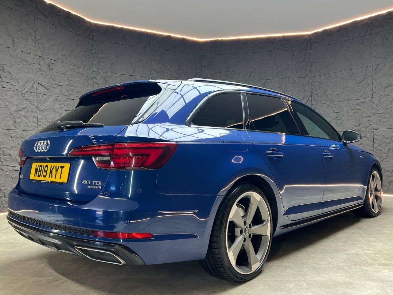 2019 AUDI A4 AVANT 2019 AUDI A4 AVANT