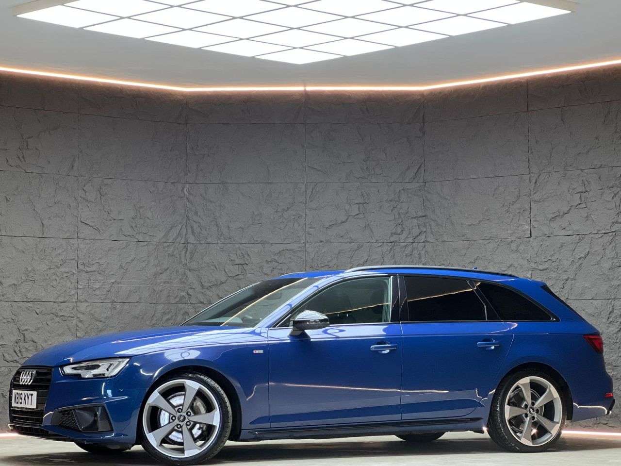 2019 AUDI A4 AVANT 2019 AUDI A4 AVANT