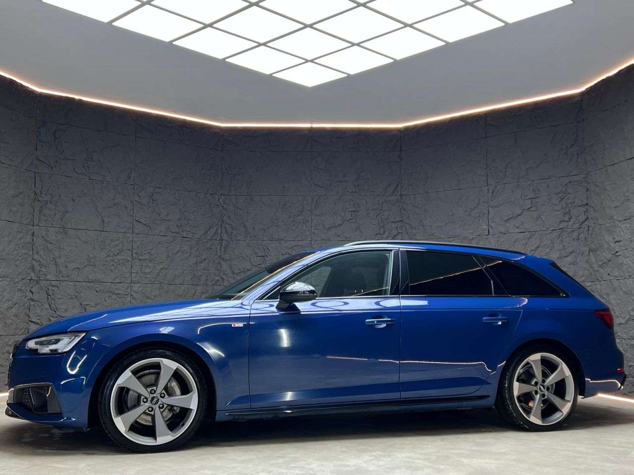 2019 AUDI A4 AVANT 2019 AUDI A4 AVANT