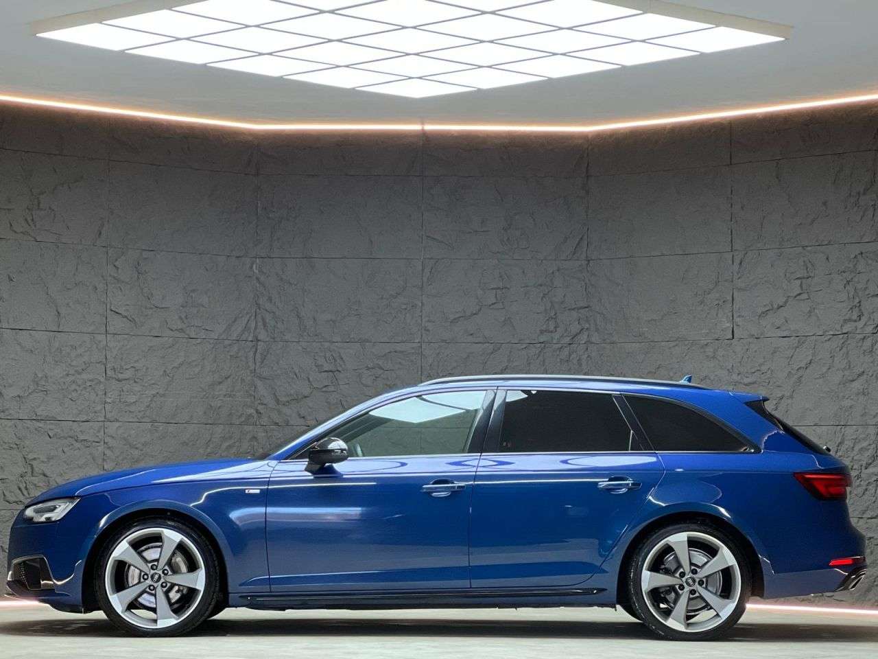 2019 AUDI A4 AVANT 2019 AUDI A4 AVANT