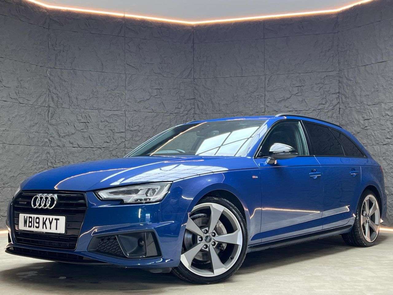 2019 AUDI A4 AVANT 2019 AUDI A4 AVANT