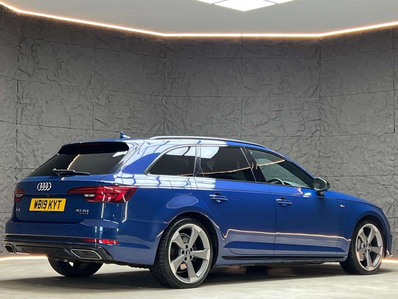 2019 AUDI A4 AVANT 2019 AUDI A4 AVANT