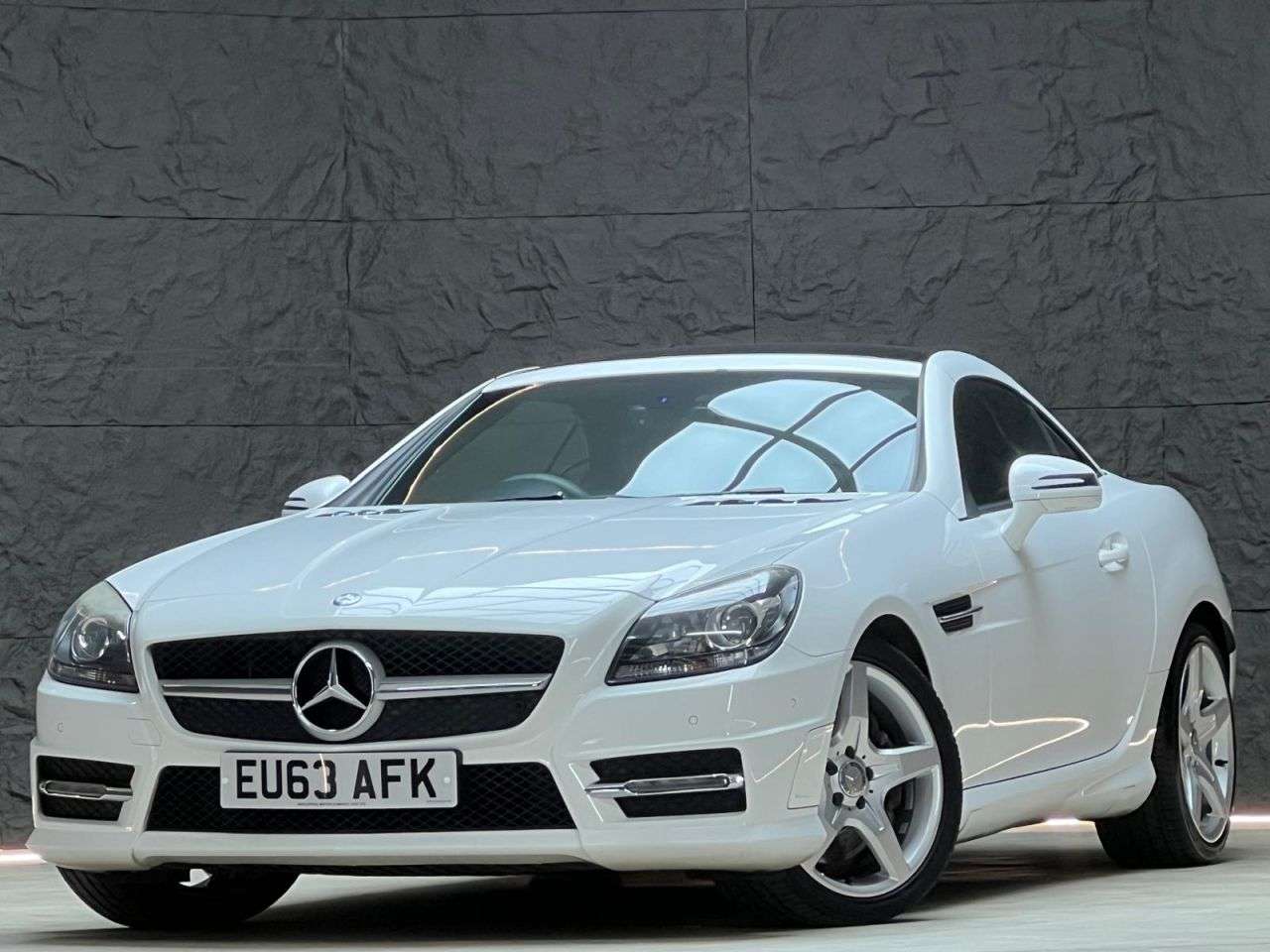 A 2013 MERCEDES-BENZ SLK 2.1 SLK250 CDI AMG Sport Convertible 2dr Diesel G-Tronic+ Euro 5 (s/s) (204 A 2013 MERCEDES-BENZ SLK 2.1 SLK250 CDI AMG Sport Convertible 2dr Diesel G-Tronic+ Euro 5 (s/s) (204