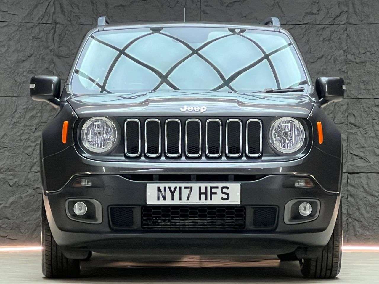 A 2017 JEEP RENEGADE 1.4T MultiAirII Longitude SUV 5dr Petrol DDCT Euro 6 (s/s) (140 ps) NAV, RE A 2017 JEEP RENEGADE 1.4T MultiAirII Longitude SUV 5dr Petrol DDCT Euro 6 (s/s) (140 ps) NAV, RE