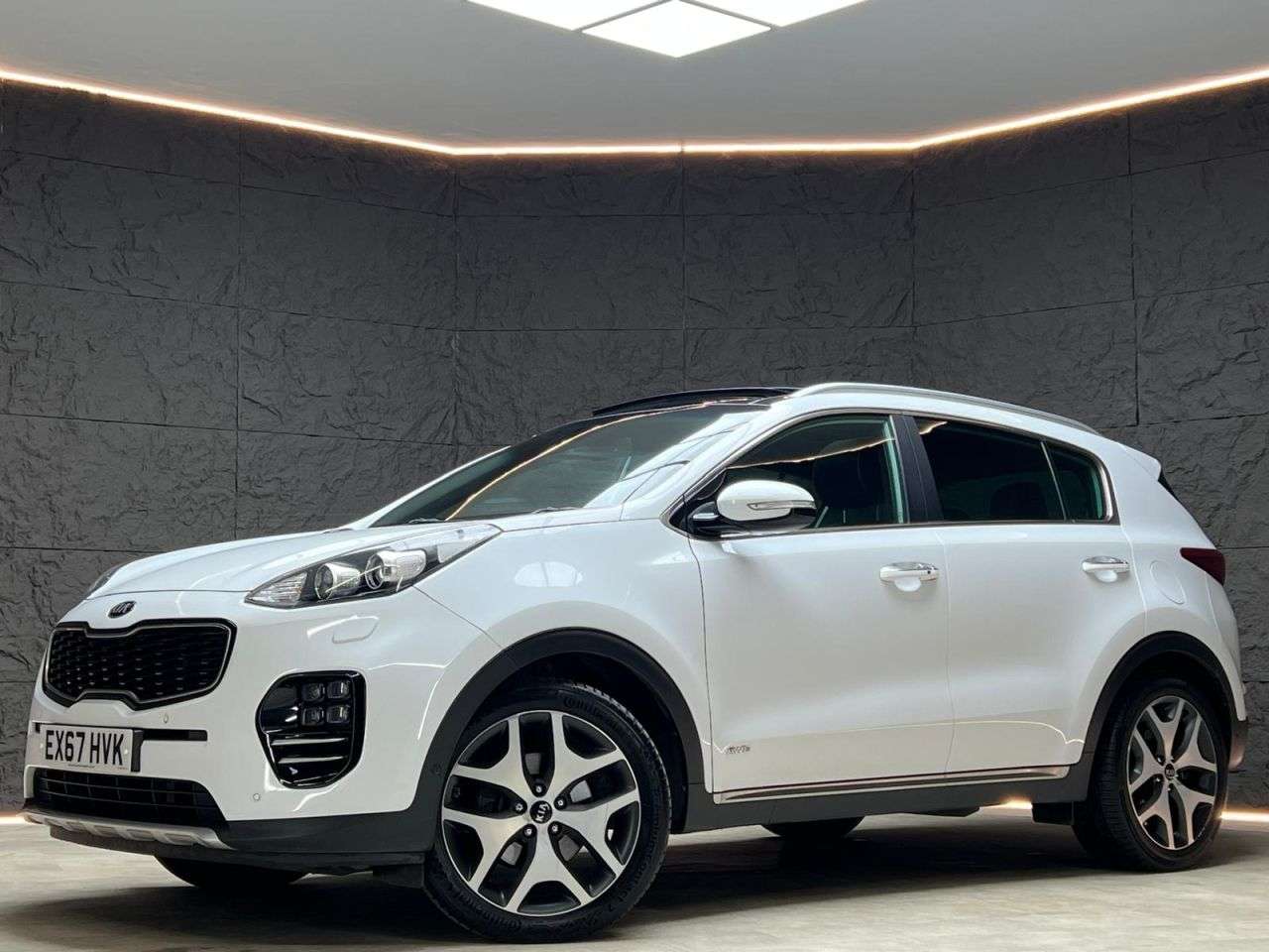 A 2017 KIA SPORTAGE 2.0 CRDi GT-Line S SUV 5dr Diesel Auto AWD Euro 6 (182 bhp) HEATED SEATS, R A 2017 KIA SPORTAGE 2.0 CRDi GT-Line S SUV 5dr Diesel Auto AWD Euro 6 (182 bhp) HEATED SEATS, R