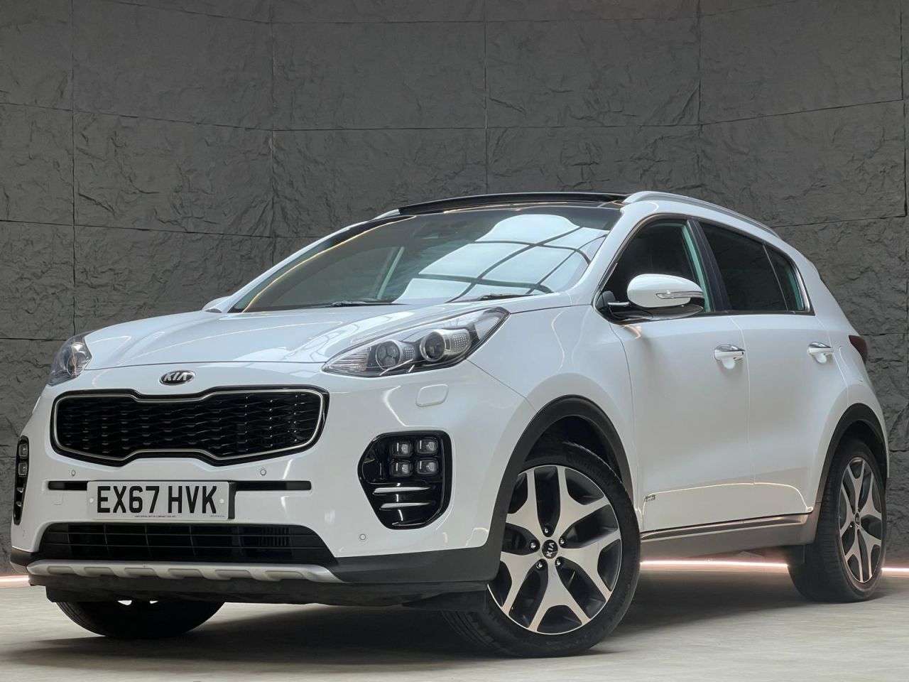 A 2017 KIA SPORTAGE 2.0 CRDi GT-Line S SUV 5dr Diesel Auto AWD Euro 6 (182 bhp) HEATED SEATS, R A 2017 KIA SPORTAGE 2.0 CRDi GT-Line S SUV 5dr Diesel Auto AWD Euro 6 (182 bhp) HEATED SEATS, R