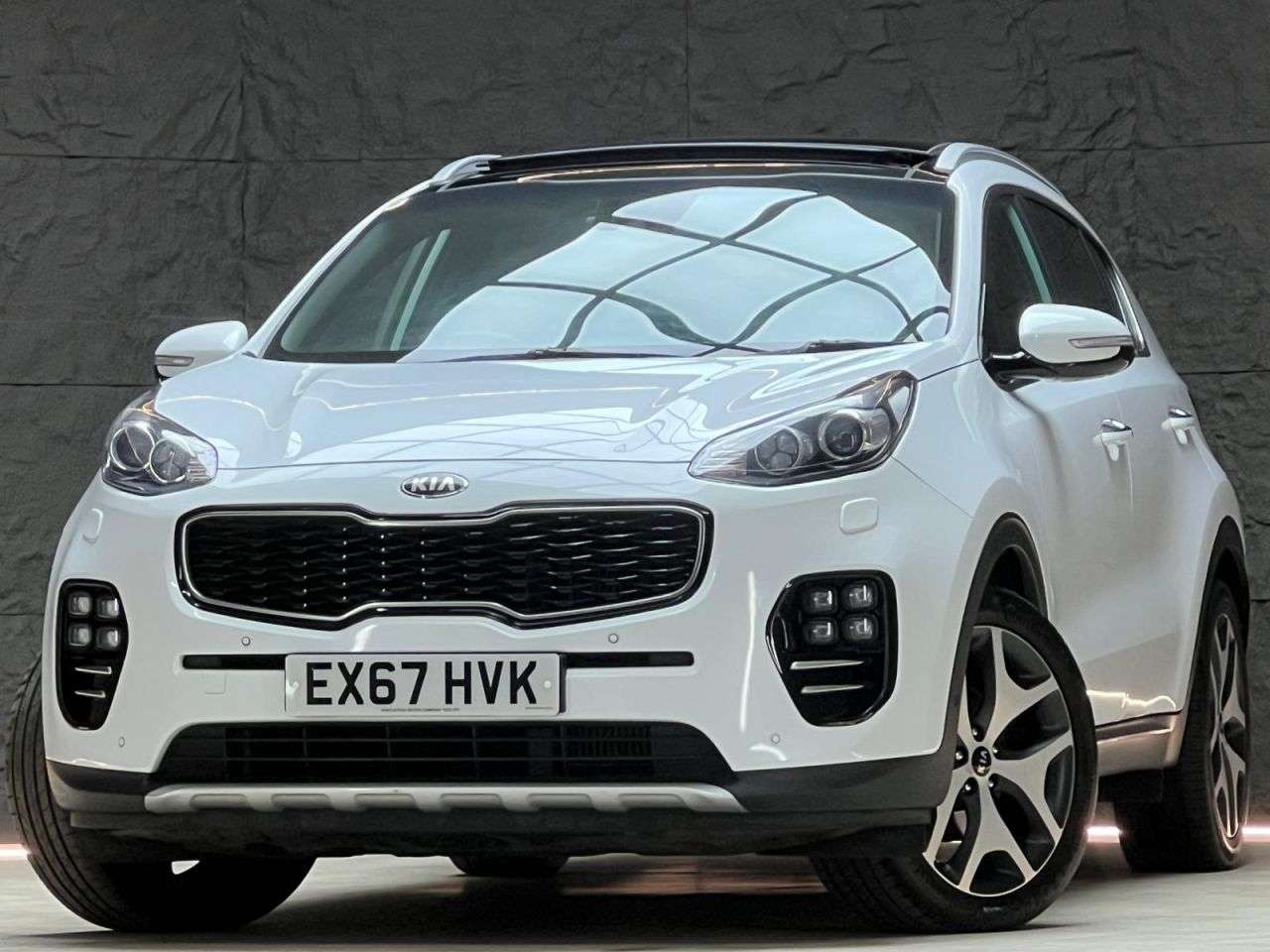 A 2017 KIA SPORTAGE 2.0 CRDi GT-Line S SUV 5dr Diesel Auto AWD Euro 6 (182 bhp) HEATED SEATS, R A 2017 KIA SPORTAGE 2.0 CRDi GT-Line S SUV 5dr Diesel Auto AWD Euro 6 (182 bhp) HEATED SEATS, R