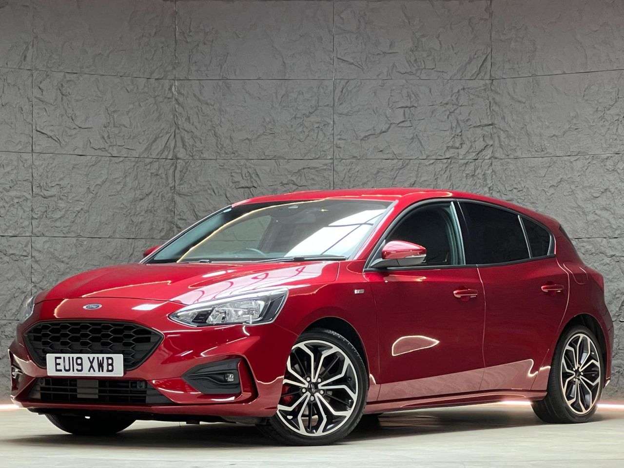 A 2019 FORD FOCUS 1.5T EcoBoost ST-Line X Hatchback 5dr Petrol Manual Euro 6 (s/s) (182 ps) H A 2019 FORD FOCUS 1.5T EcoBoost ST-Line X Hatchback 5dr Petrol Manual Euro 6 (s/s) (182 ps) H