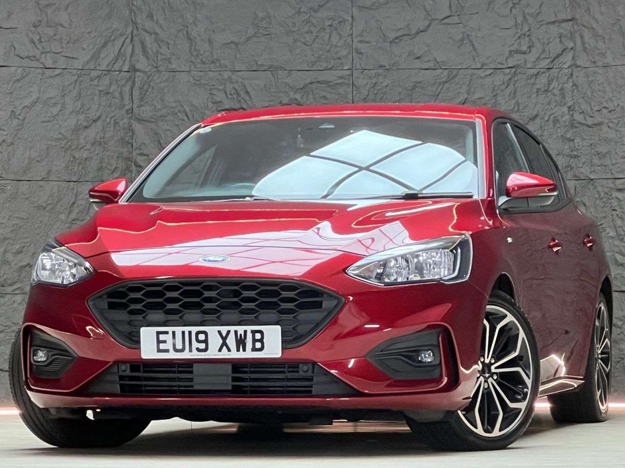 A 2019 FORD FOCUS 1.5T EcoBoost ST-Line X Hatchback 5dr Petrol Manual Euro 6 (s/s) (182 ps) H A 2019 FORD FOCUS 1.5T EcoBoost ST-Line X Hatchback 5dr Petrol Manual Euro 6 (s/s) (182 ps) H