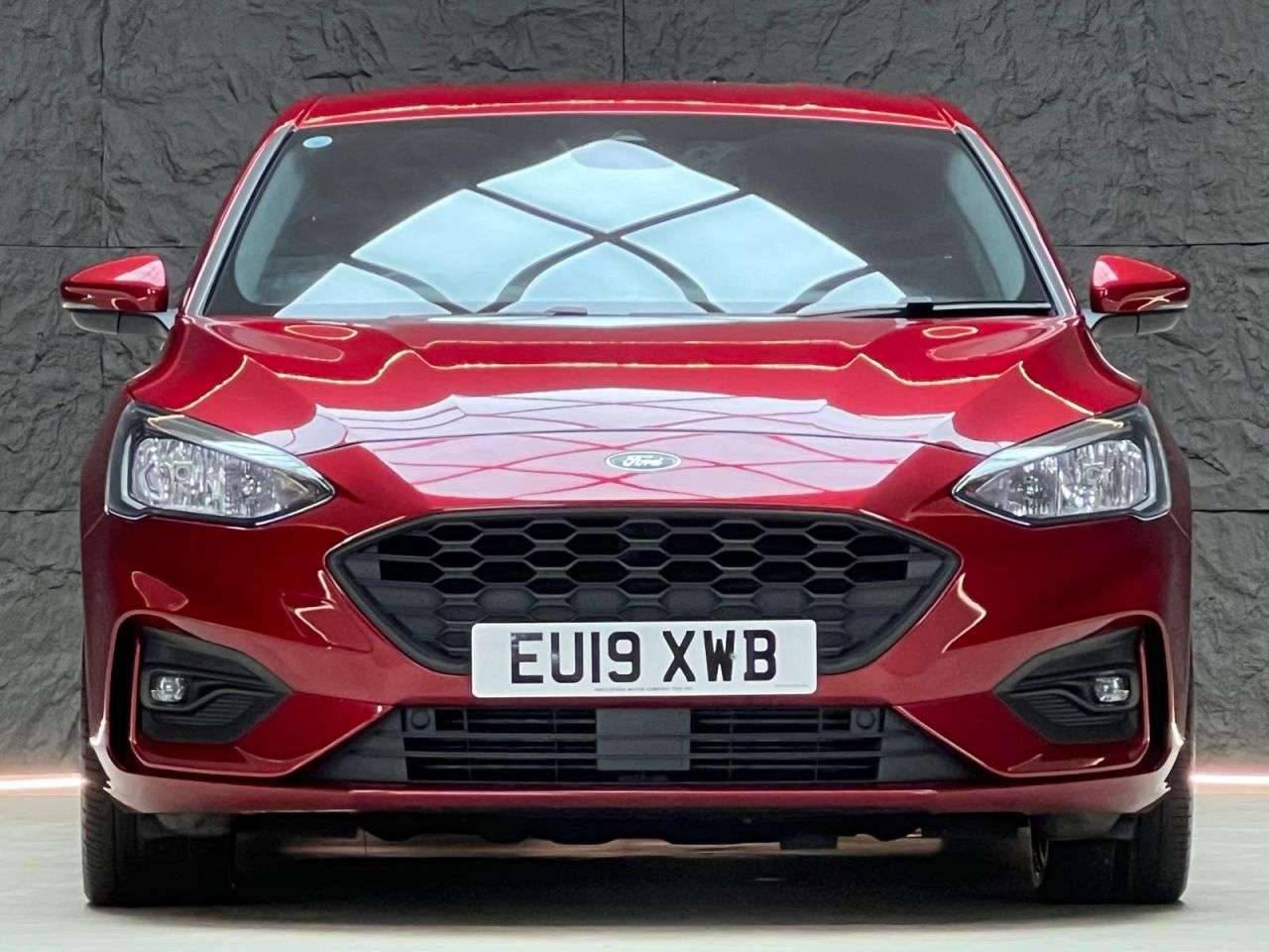 A 2019 FORD FOCUS 1.5T EcoBoost ST-Line X Hatchback 5dr Petrol Manual Euro 6 (s/s) (182 ps) H A 2019 FORD FOCUS 1.5T EcoBoost ST-Line X Hatchback 5dr Petrol Manual Euro 6 (s/s) (182 ps) H