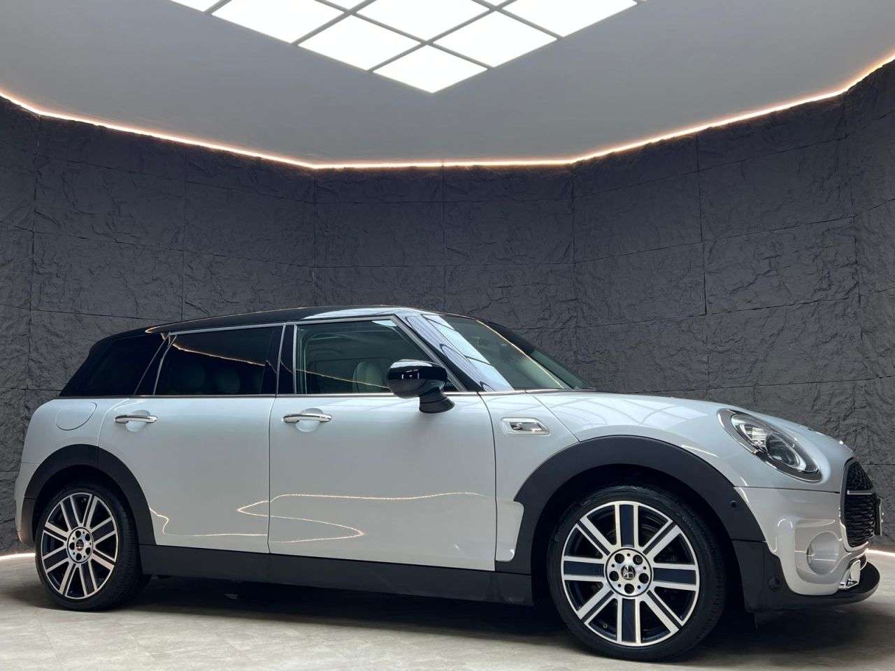 2019 MINI CLUBMAN 2019 MINI CLUBMAN