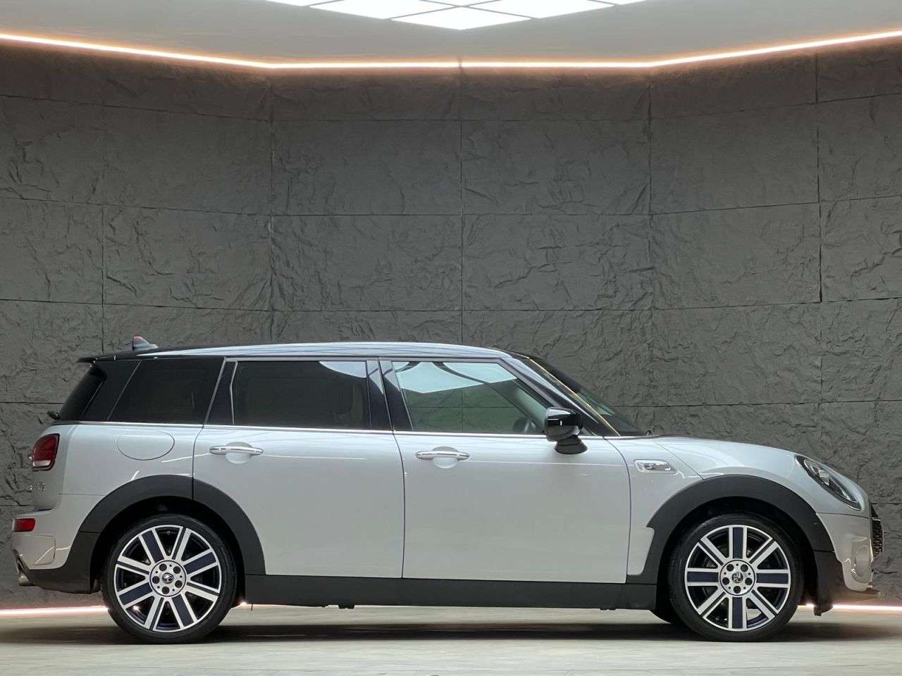 2019 MINI CLUBMAN 2019 MINI CLUBMAN