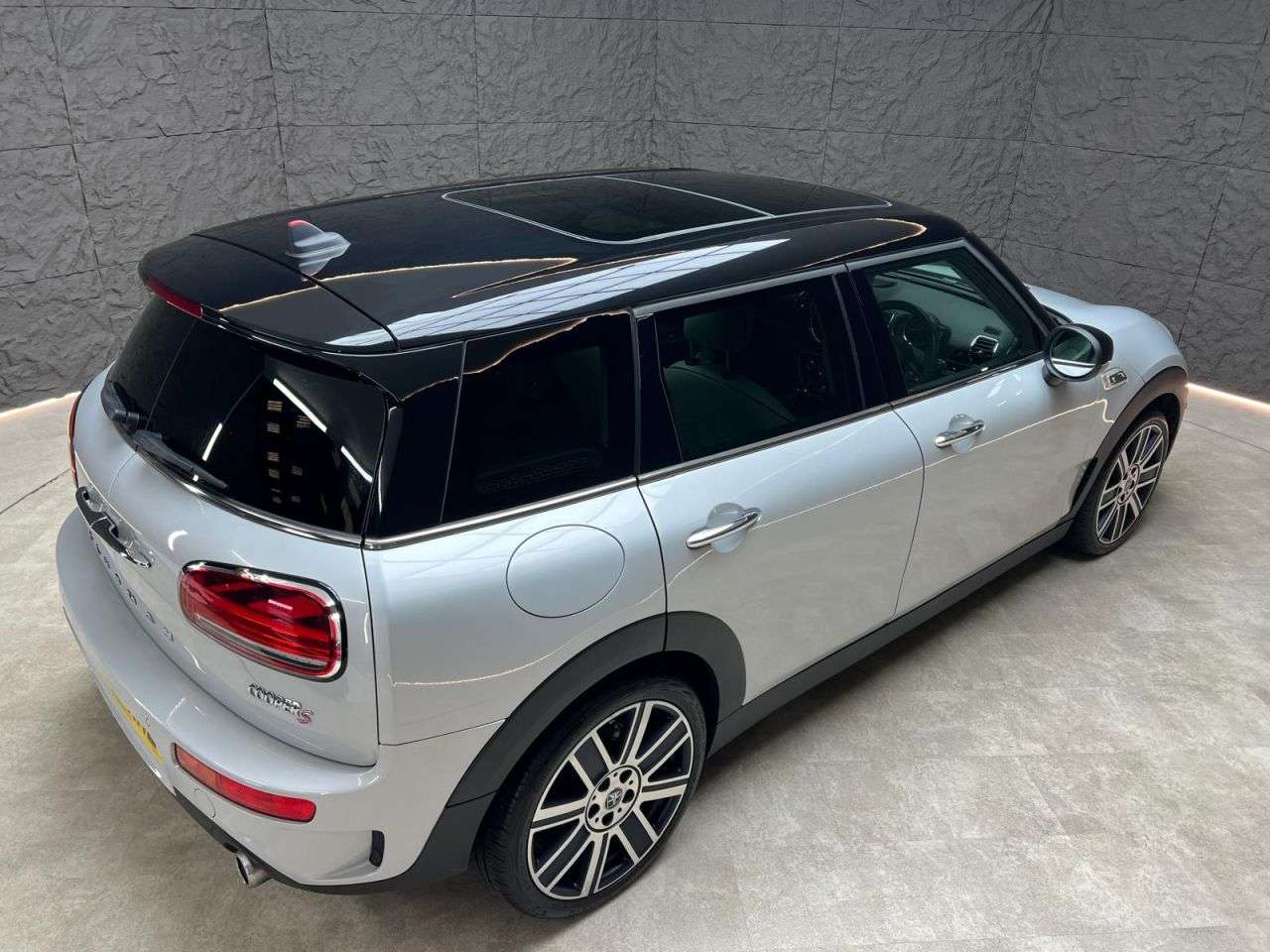 2019 MINI CLUBMAN 2019 MINI CLUBMAN
