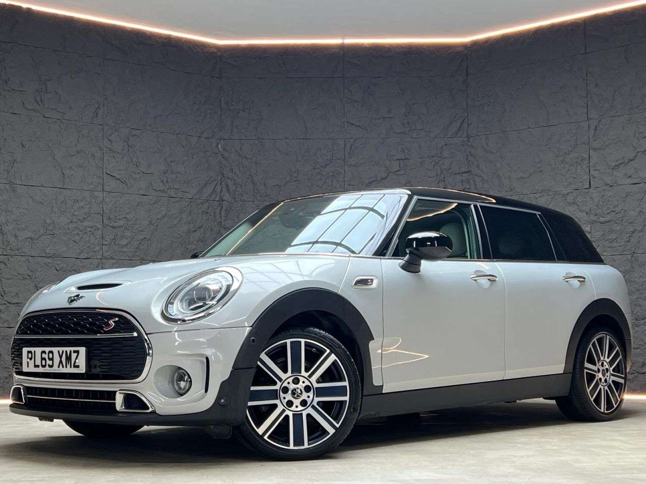 2019 MINI CLUBMAN 2019 MINI CLUBMAN