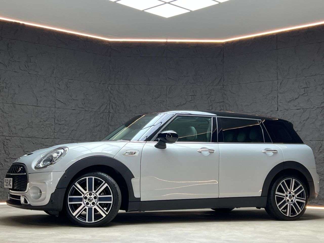 2019 MINI CLUBMAN 2019 MINI CLUBMAN