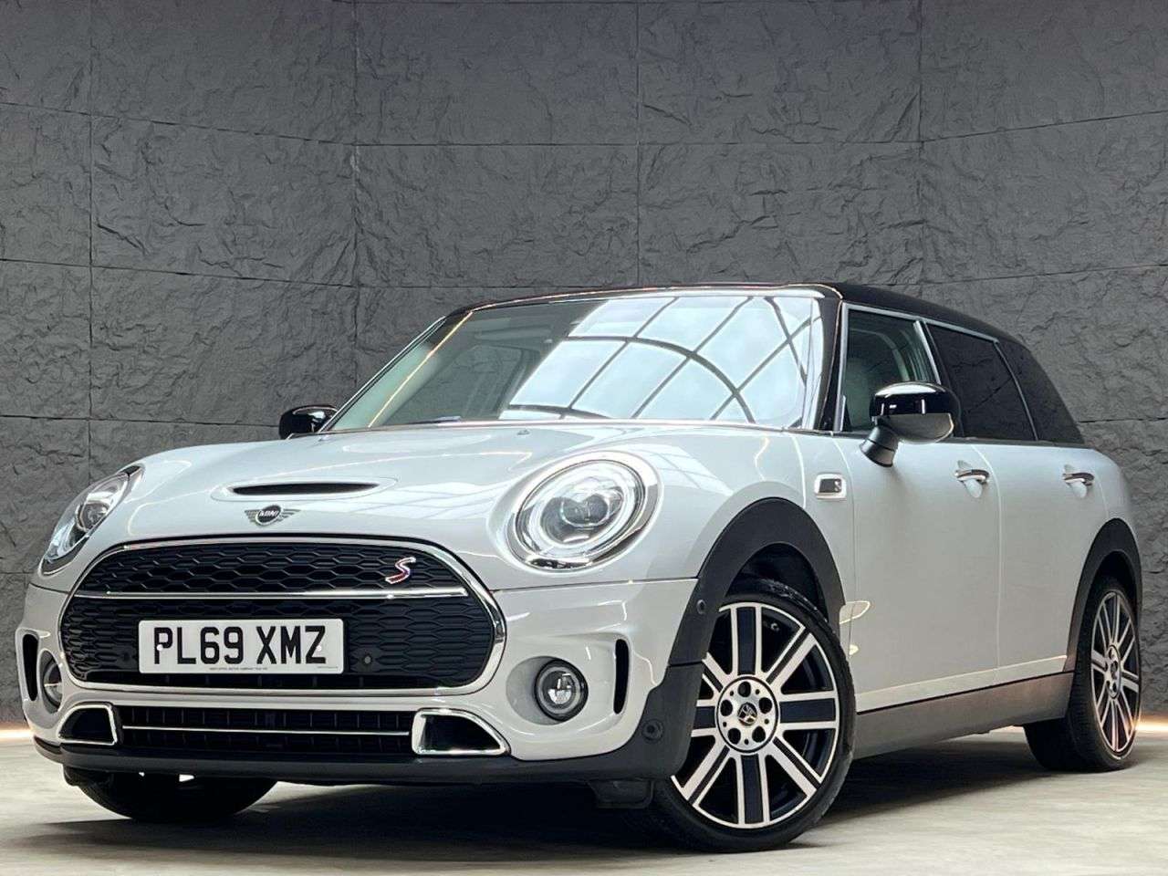 2019 MINI CLUBMAN 2019 MINI CLUBMAN