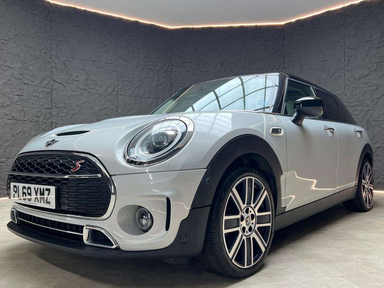 2019 MINI CLUBMAN 2019 MINI CLUBMAN