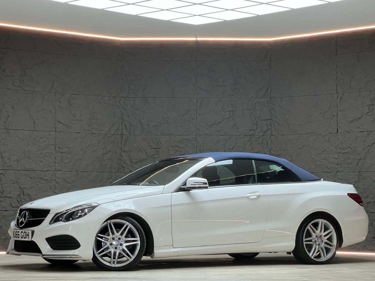 A 2016 MERCEDES-BENZ E-CLASS 3.0 E350d V6 AMG Line Edition Cabriolet 2dr Diesel G-Tronic+ Euro 6 (s/s) ( A 2016 MERCEDES-BENZ E-CLASS 3.0 E350d V6 AMG Line Edition Cabriolet 2dr Diesel G-Tronic+ Euro 6 (s/s) (