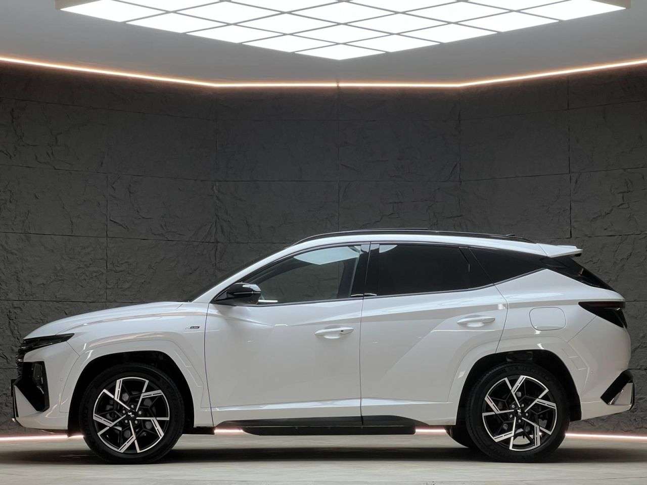 A 2024 HYUNDAI TUCSON 1.6 T-GDi 13.8kWh N Line S SUV 5dr Petrol Plug-in Hybrid Auto 4WD Euro 6 (s A 2024 HYUNDAI TUCSON 1.6 T-GDi 13.8kWh N Line S SUV 5dr Petrol Plug-in Hybrid Auto 4WD Euro 6 (s