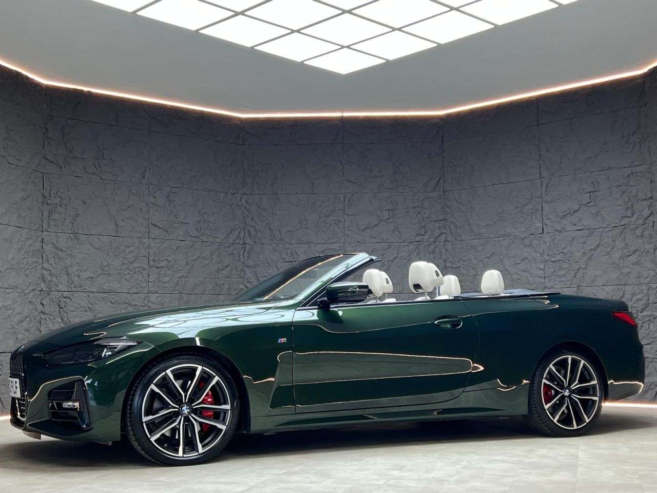 A 2023 BMW 4 SERIES 3.0 430d MHT M Sport Convertible 2dr Diesel Hybrid Auto Euro 6 (s/s) (286 p A 2023 BMW 4 SERIES 3.0 430d MHT M Sport Convertible 2dr Diesel Hybrid Auto Euro 6 (s/s) (286 p