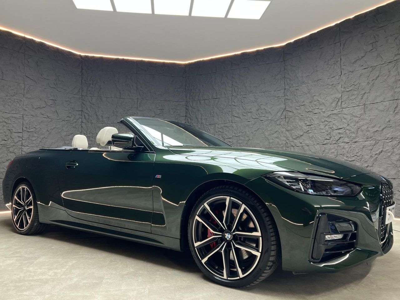 A 2023 BMW 4 SERIES 3.0 430d MHT M Sport Convertible 2dr Diesel Hybrid Auto Euro 6 (s/s) (286 p A 2023 BMW 4 SERIES 3.0 430d MHT M Sport Convertible 2dr Diesel Hybrid Auto Euro 6 (s/s) (286 p