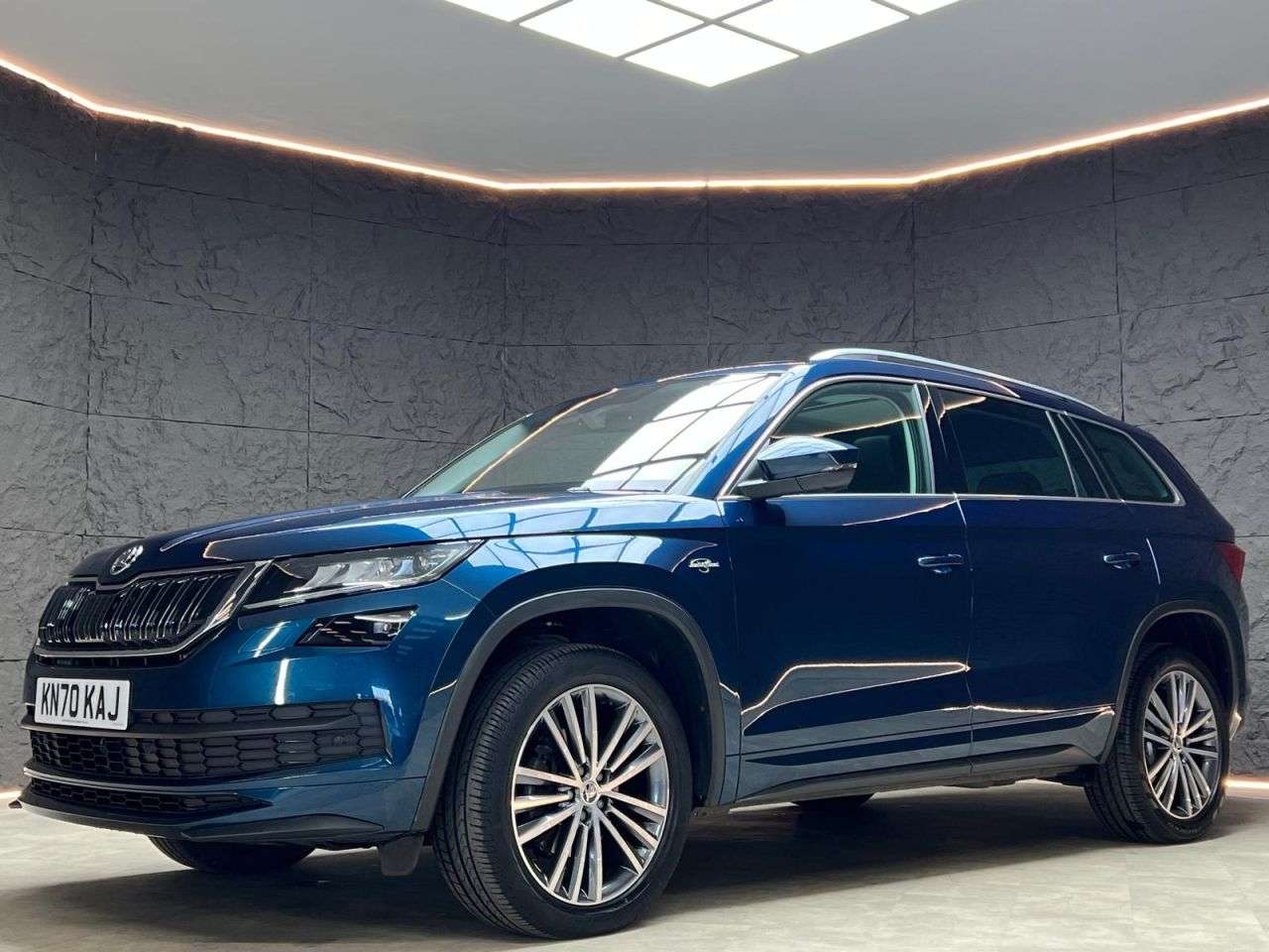 A 2020 SKODA KODIAQ 2.0 TDI Laurin & Klement SUV 5dr Diesel DSG 4WD Euro 6 (s/s) (7 Seat) (150 A 2020 SKODA KODIAQ 2.0 TDI Laurin & Klement SUV 5dr Diesel DSG 4WD Euro 6 (s/s) (7 Seat) (150
