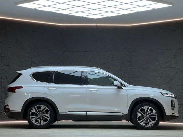 A 2018 HYUNDAI SANTA FE 2.2 CRDi Premium SE SUV 5dr Diesel Auto 4WD Euro 6 (s/s) 7 Seat (200 ps) FS A 2018 HYUNDAI SANTA FE 2.2 CRDi Premium SE SUV 5dr Diesel Auto 4WD Euro 6 (s/s) 7 Seat (200 ps) FS