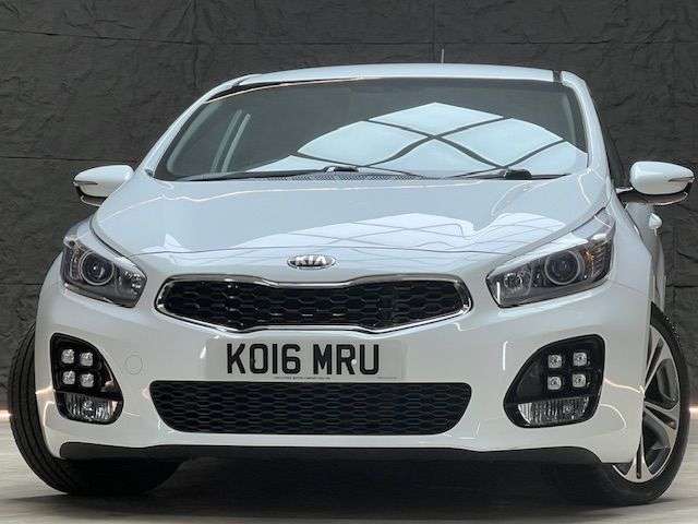 A 2016 KIA PROCEED 1.6 CRDi GT-Line Hatchback 3dr Diesel DCT Euro 6 (s/s) (134 bhp) FSH, REAR A 2016 KIA PROCEED 1.6 CRDi GT-Line Hatchback 3dr Diesel DCT Euro 6 (s/s) (134 bhp) FSH, REAR