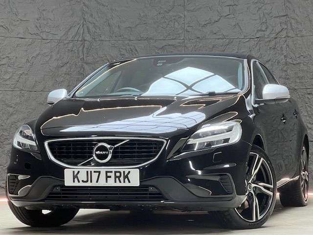 2017 VOLVO V40 2017 VOLVO V40