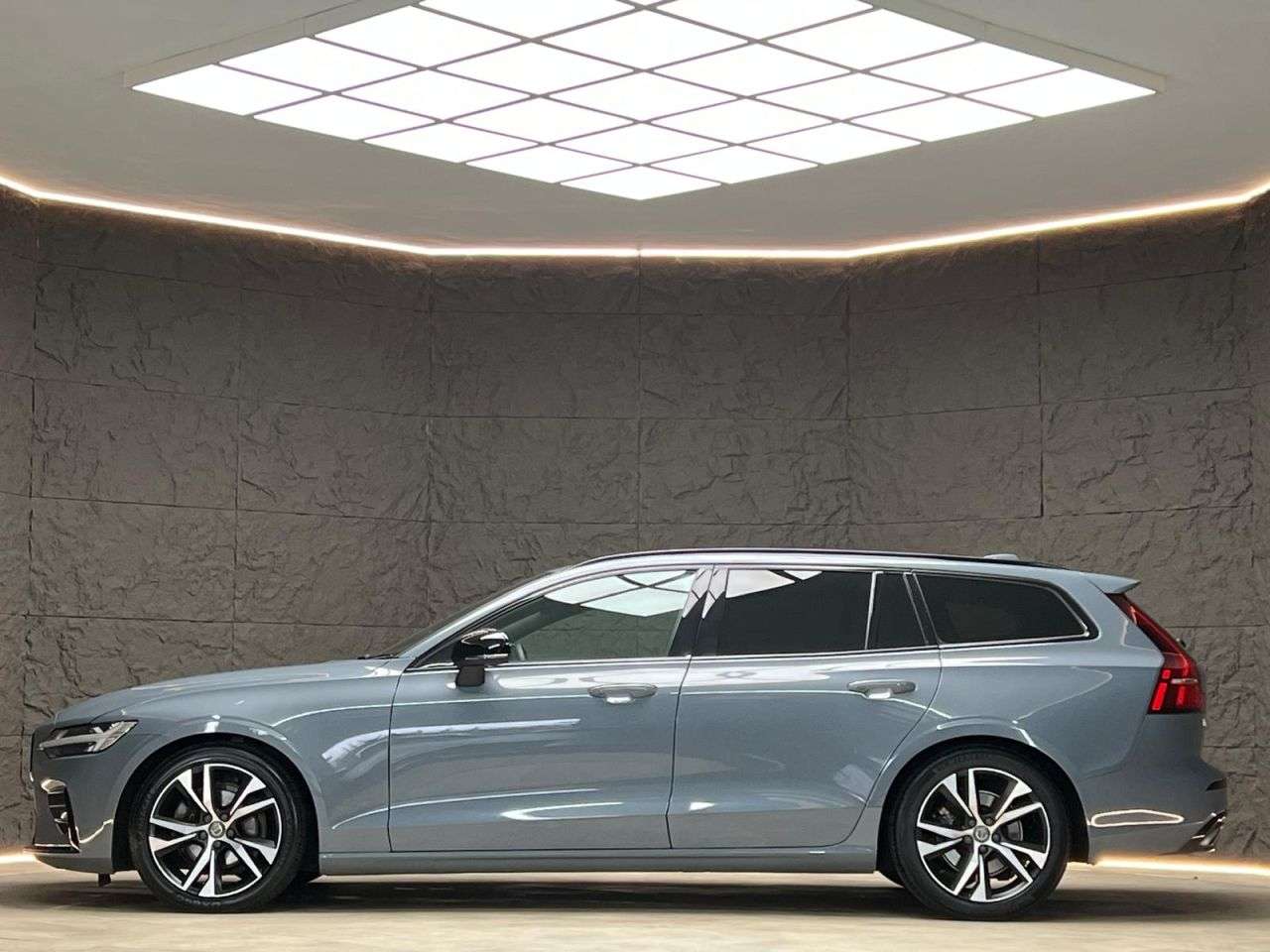 2022 VOLVO V60 2022 VOLVO V60