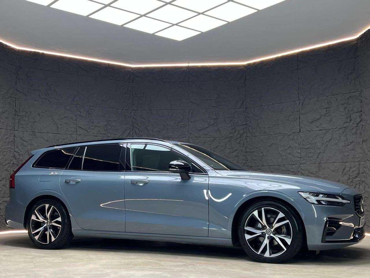 2022 VOLVO V60 2022 VOLVO V60