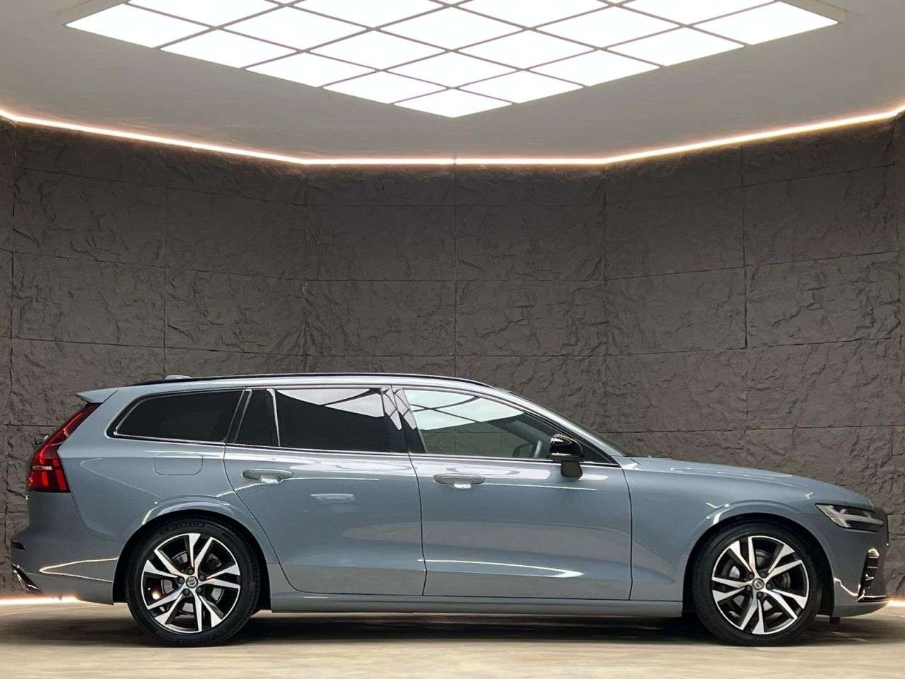 2022 VOLVO V60 2022 VOLVO V60