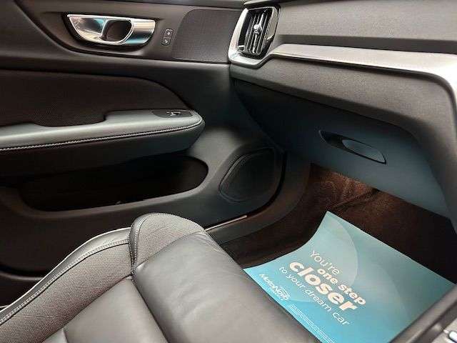 2022 VOLVO V60 2022 VOLVO V60