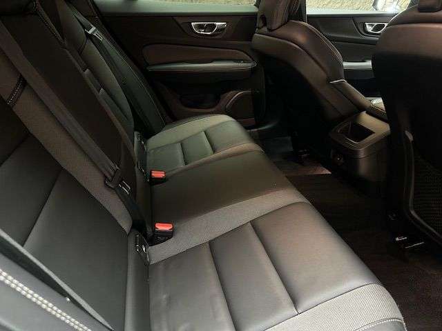 2022 VOLVO V60 2022 VOLVO V60