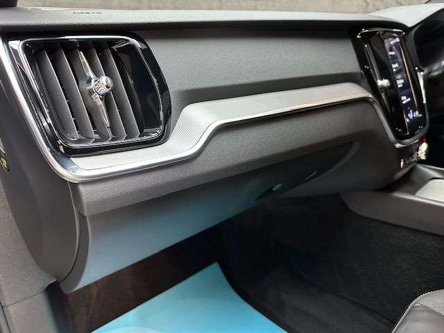 2022 VOLVO V60 2022 VOLVO V60