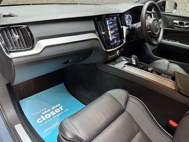 2022 VOLVO V60 2022 VOLVO V60