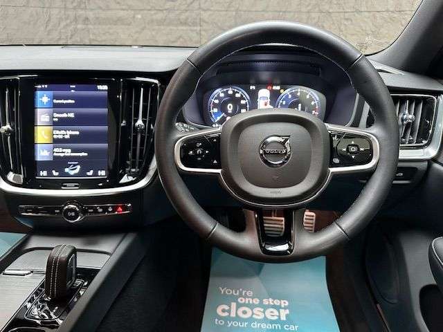2022 VOLVO V60 2022 VOLVO V60
